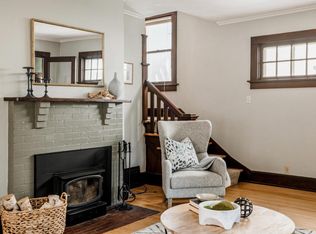 2405 E Stratford Ct, Shorewood, WI 53211