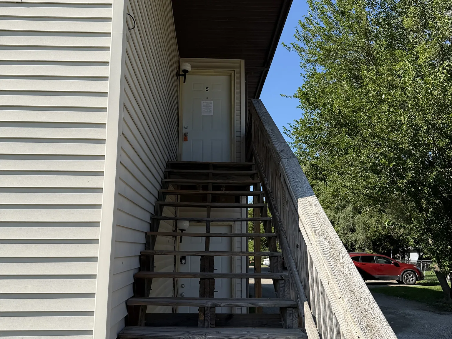 273 Keystone Dr — Photo 2