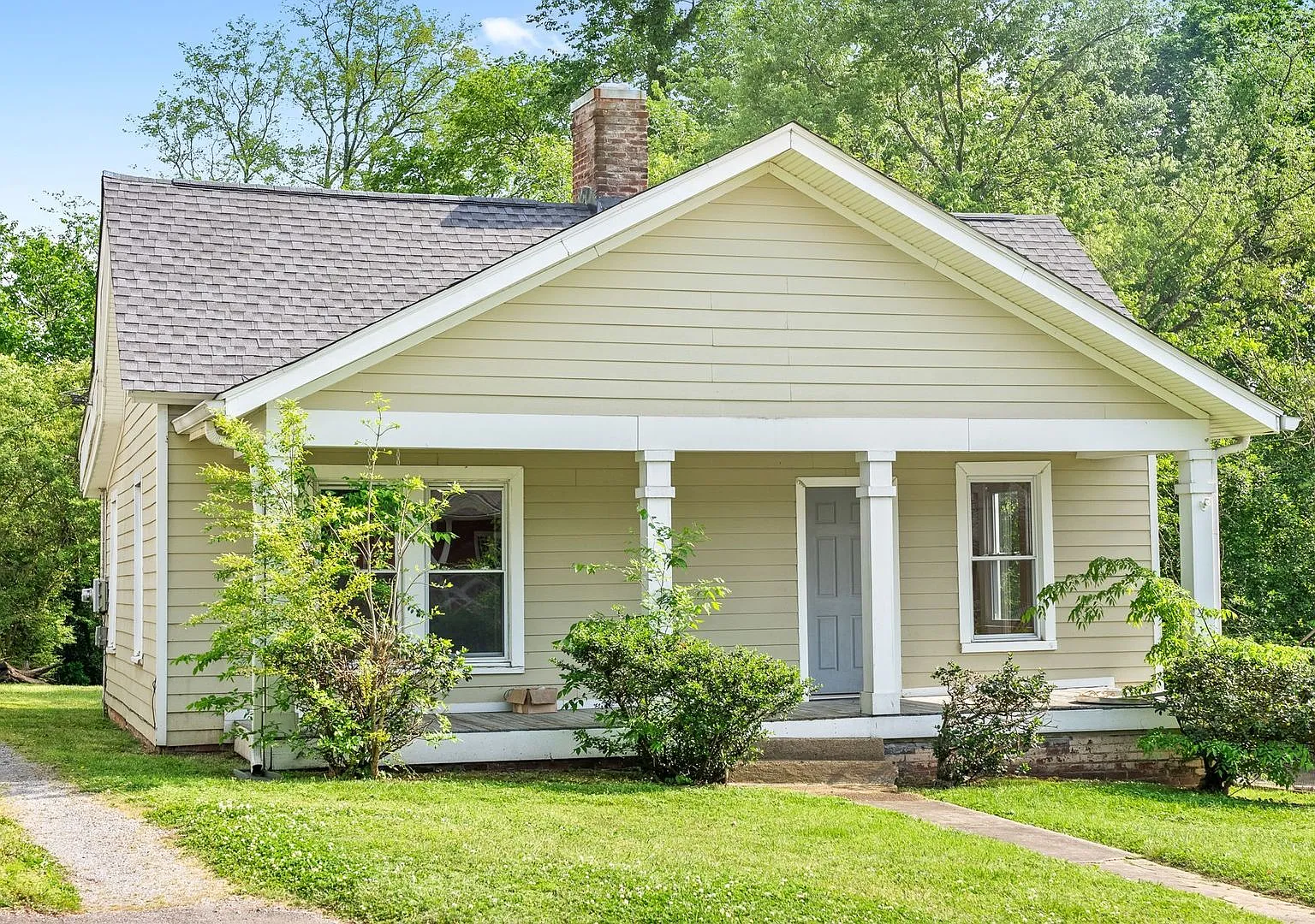 Home For Rent Near Historic Downtown Clarksville! — Photo 2