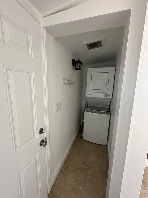 3 bed, 1000 sqft, $4,500 — Photo 4