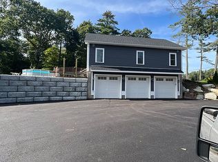 143 E Grove St, Middleboro, MA 02346