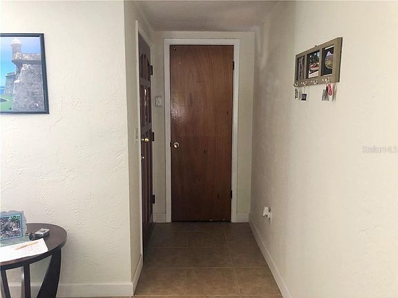 3rd image of 6349 Meadowbrook Ln