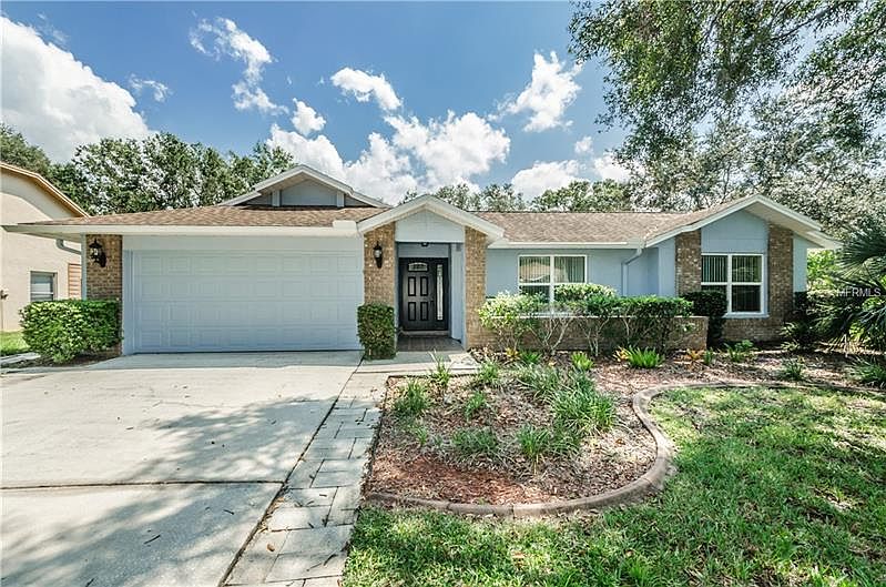 1st image of 588 Waterford Cir E