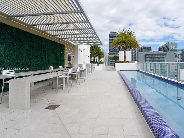1010 SW 2nd Ave #909 — Photo 9
