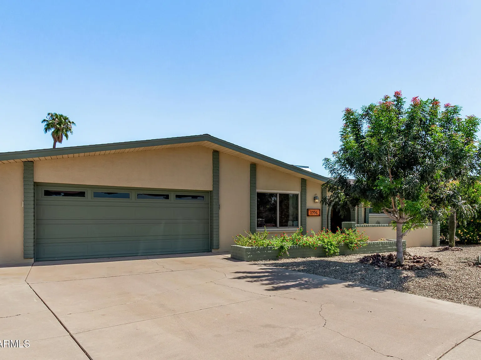 4 bed, 3.0 bath, 2223 sqft, $6,500 — Photo 4