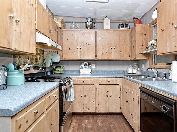4th image of 709 Pleasantview Dr