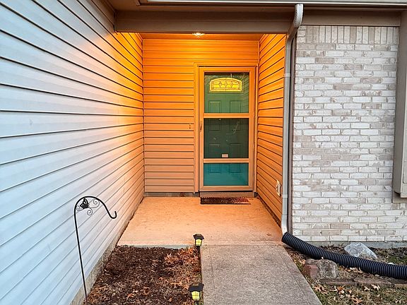 2nd image of 4019 Magnolia Dr