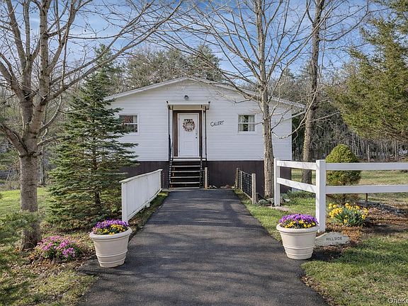 3rd image of 9 Solway Road