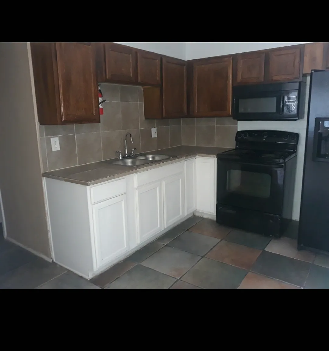 9825 N 11th Ave — Photo 3