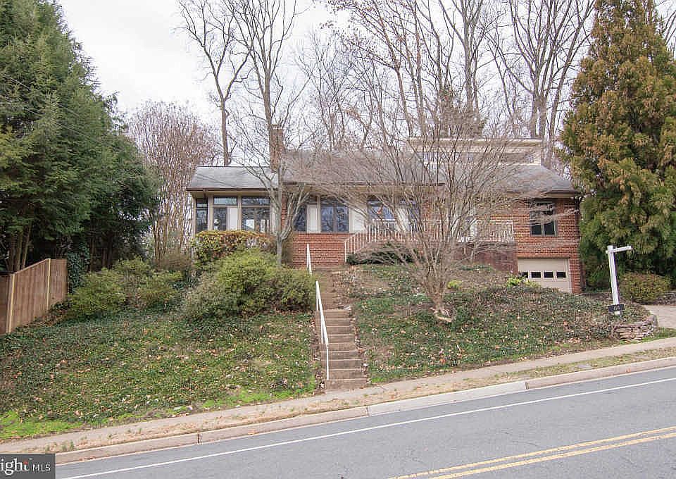 1st image of 4315 31st St N
