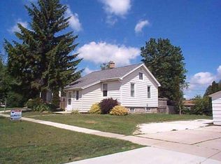 4010 Custer St, Manitowoc, WI 54220