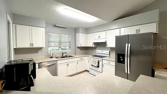 3 bed, 2.0 bath, 1451 sqft, $2,500 — Photo 4