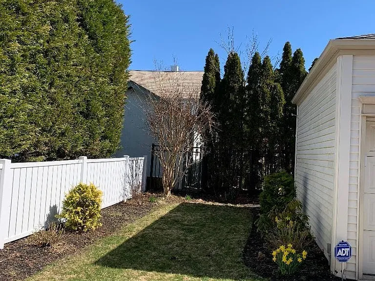 27 N Frontenac Ave — Photo 17