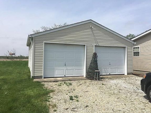 2nd image of 88 Fountain Lake Dr