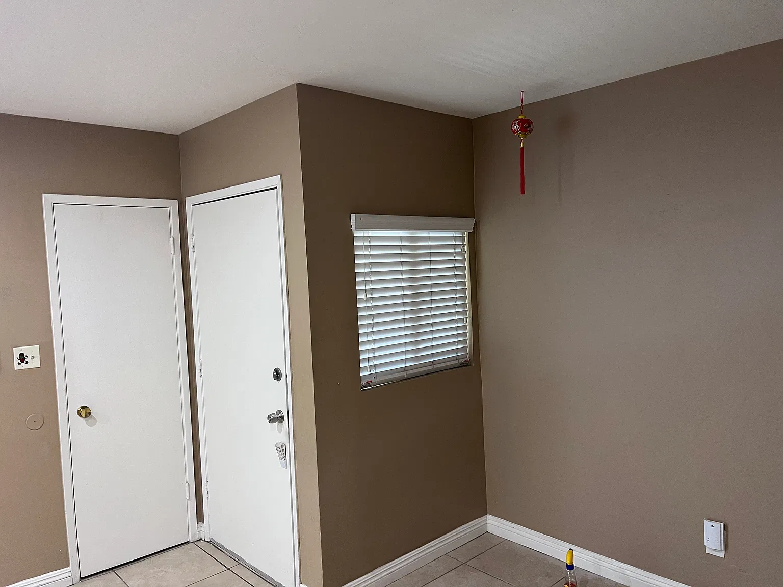 3 bed, 1100 sqft, $3,600 — Photo 2
