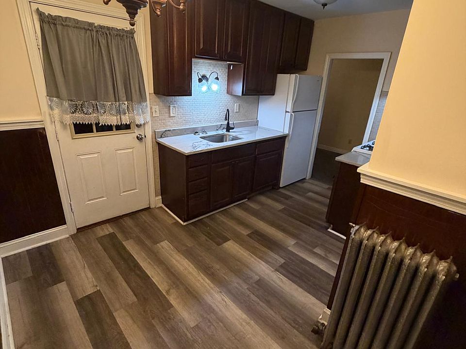 1st image of 96 Lafayette Park #2