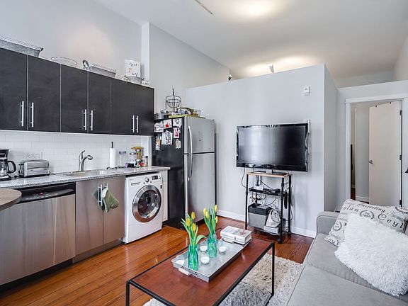 4th image of 1320 Pine St APT 1F