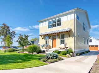 17521 Williams St, Spring Lake, MI 49456