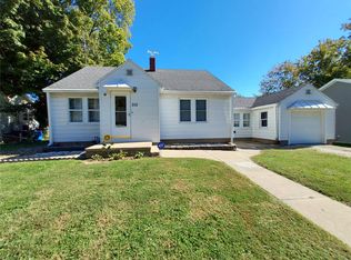 310 S 6th St, Greenville, IL