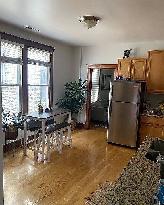 1st image of 2527 N California Ave #2S