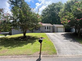 2574 Holly Berry Trl, Snellville, GA 30039