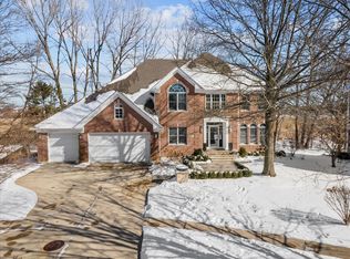 2219 Kings Ct, Geneva, IL 60134