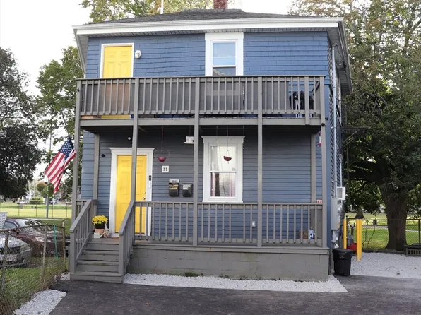 11 Palmer St, Fall River, MA 02724