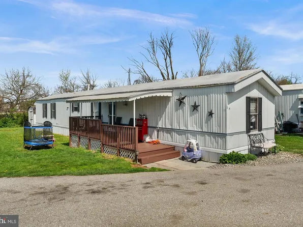 5 Chesapeake Dr, Abbottstown, PA 17301