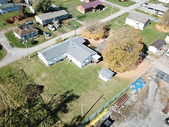 3rd image of 329 Oak St