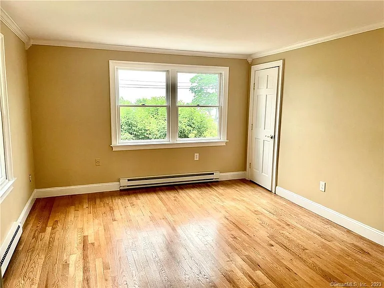98 Soundview Dr — Photo 16