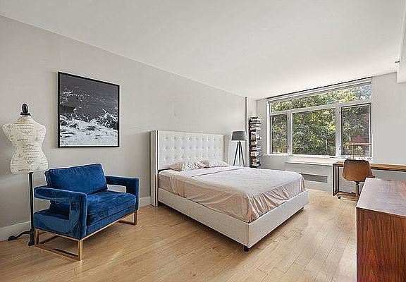4th image of 251 7th St APT 2J