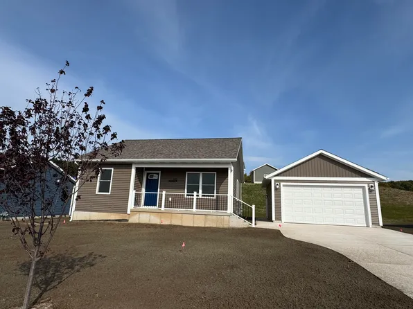 252 Willowside Dr, Shelby, MI 49455