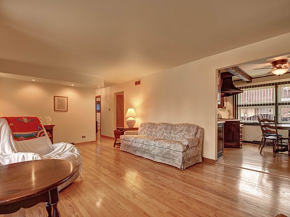 4th image of 6601 W 88th Pl