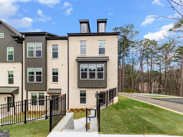 270 Daybreak Ln, Newnan, GA 30265