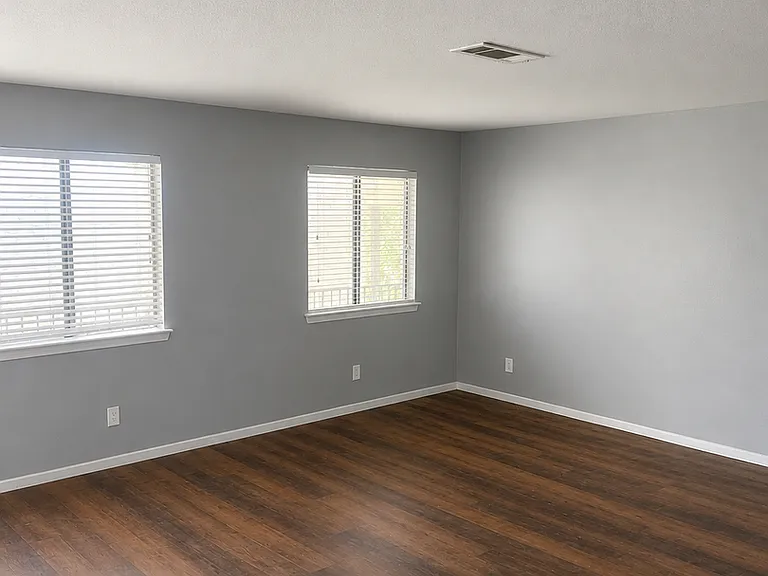 Southland Apartments — Photo 19