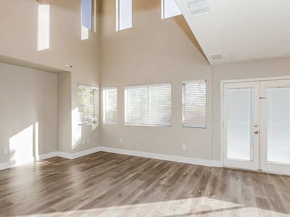 5th image of 10413 Chandra Ave