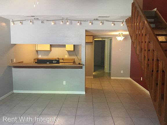 3rd image of 2204 Sandpiper St