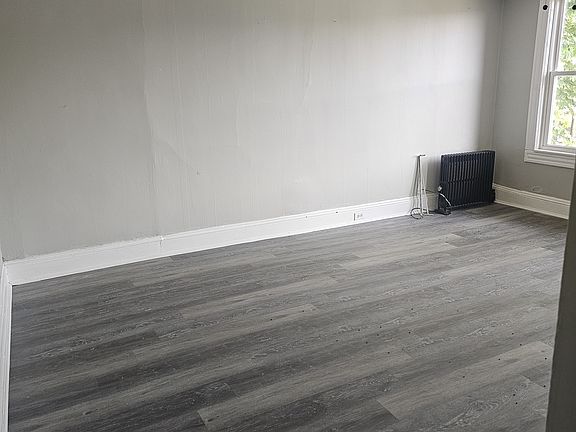 3rd image of 529 Taylor Ave #2