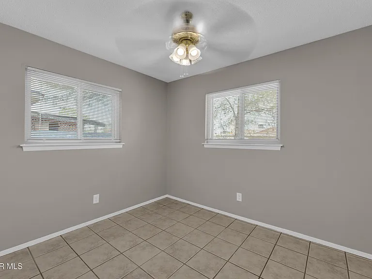 228 Caribe Cir — Photo 23