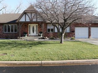 118 N Eastborough Rd, Salina, KS 67401