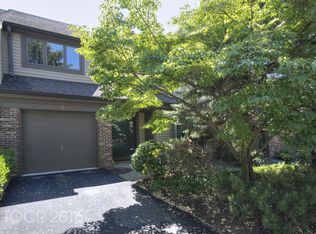 47 Longfellow Ln, Mahwah, NJ 07430