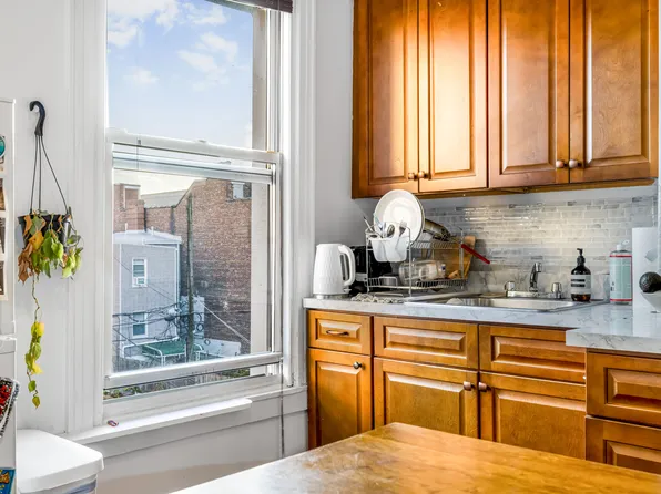 276 Ainslie Street image 6 of 14