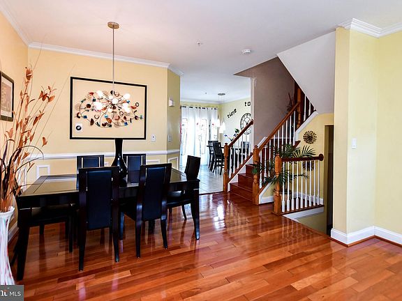 5th image of 7502 Burdette Way
