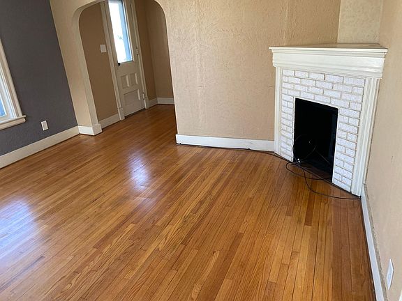 5th image of 8 Dennison Ave