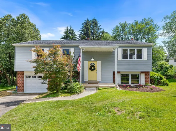 742 Goodale Dr, Aston, PA 19014