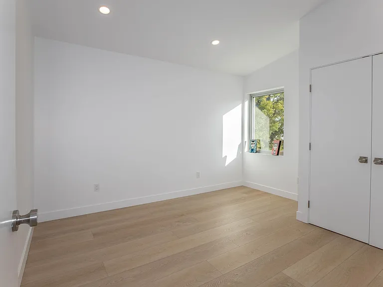 379 Orlena Ave #A — Photo 6