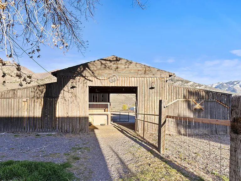 10390 N Highway 38 — Photo 28