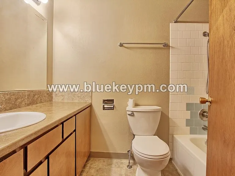 1102 NE 125th Ave — Photo 10