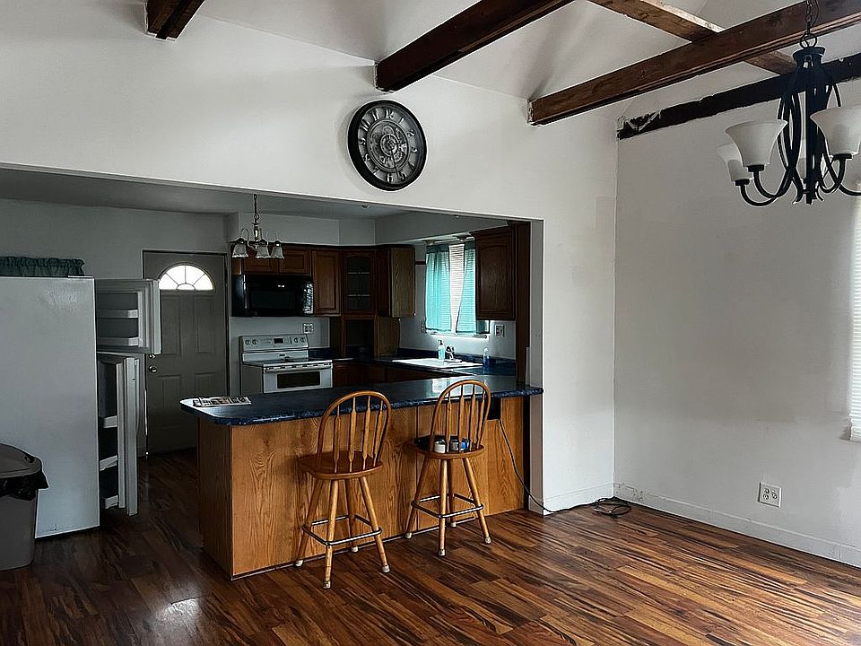 213 W Clay St, Danville, IL 61832 | Zillow