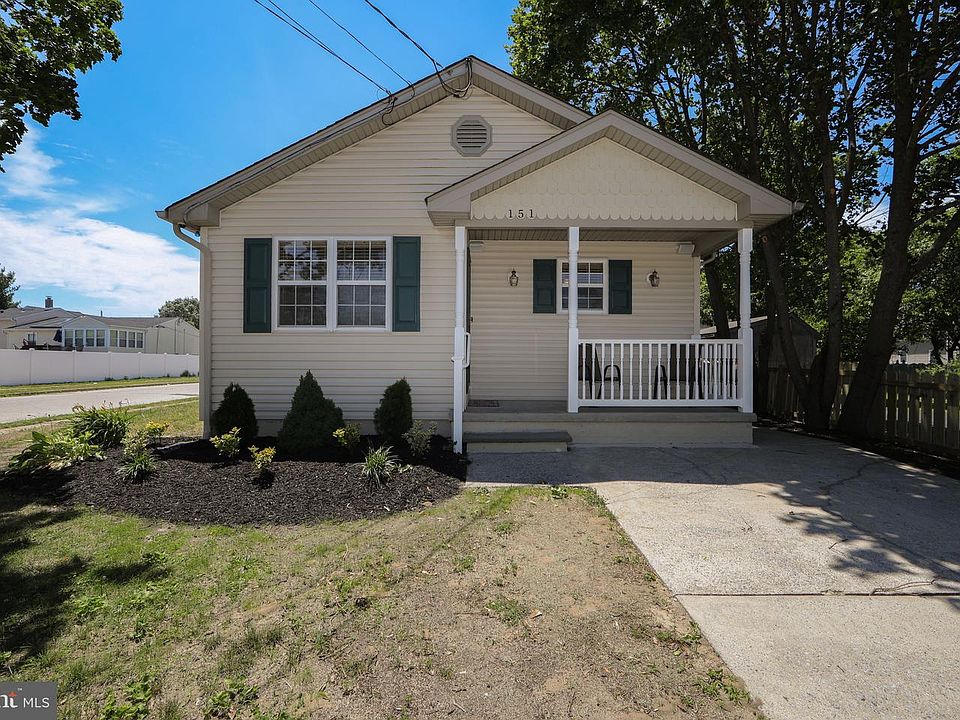 1st image of 151 Pine Ave
